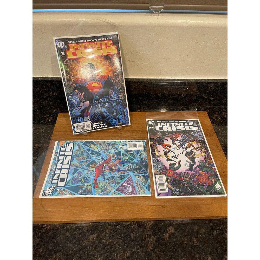 3 dc comics infinite crisis 1, 2 and 4